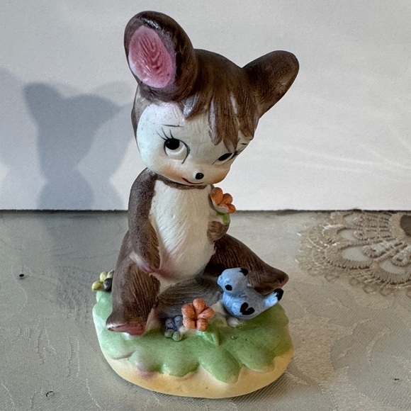 Vintage Lefton hand-painted ceramic bear figurine. - Picture 2 of 8